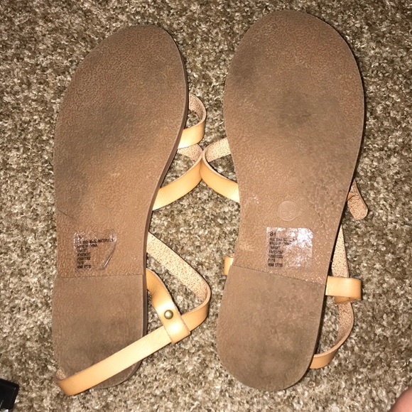 Sandals - Picture 2 of 4